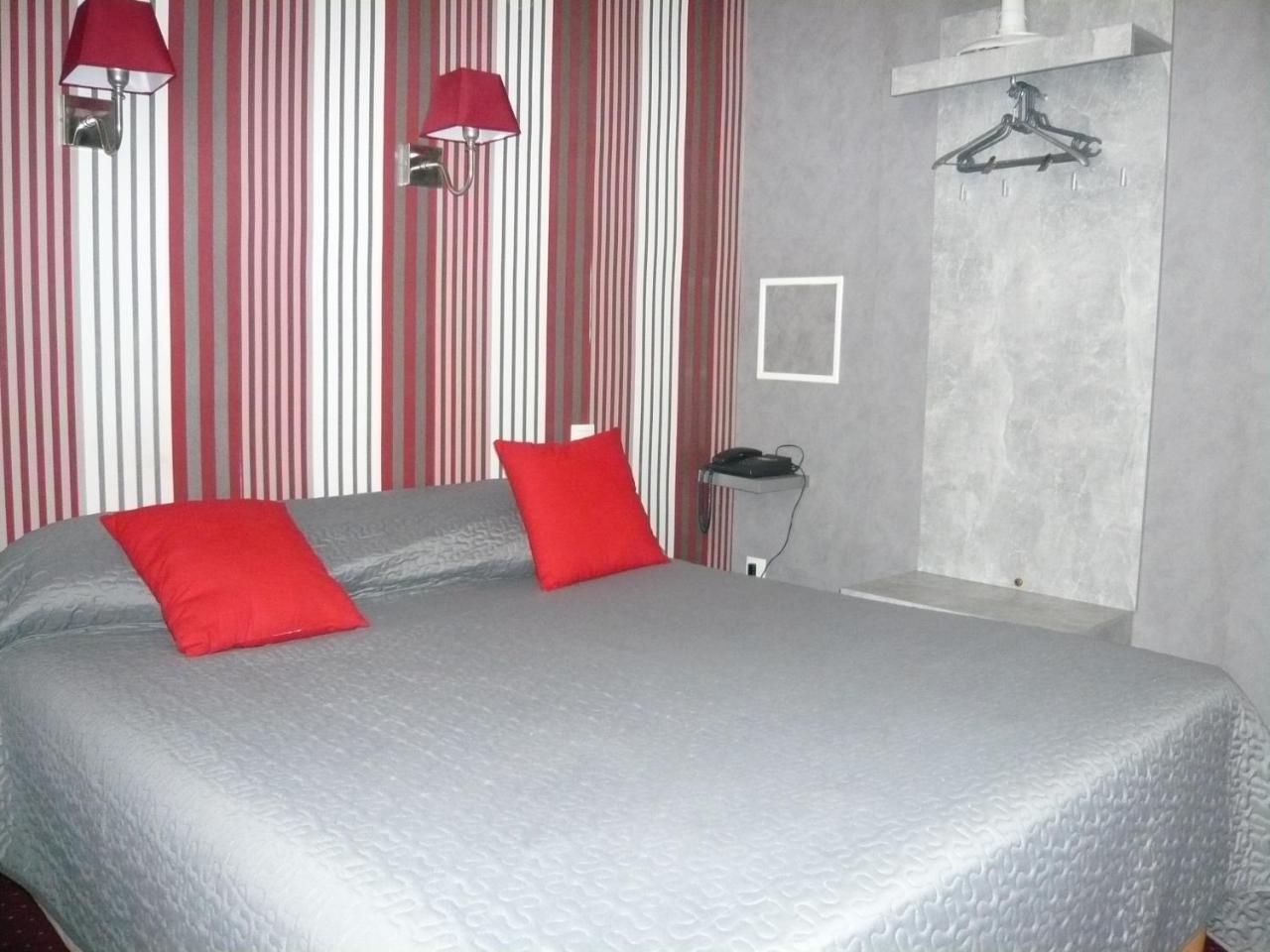 - Restaurant Saint Jacques Hotel 2*