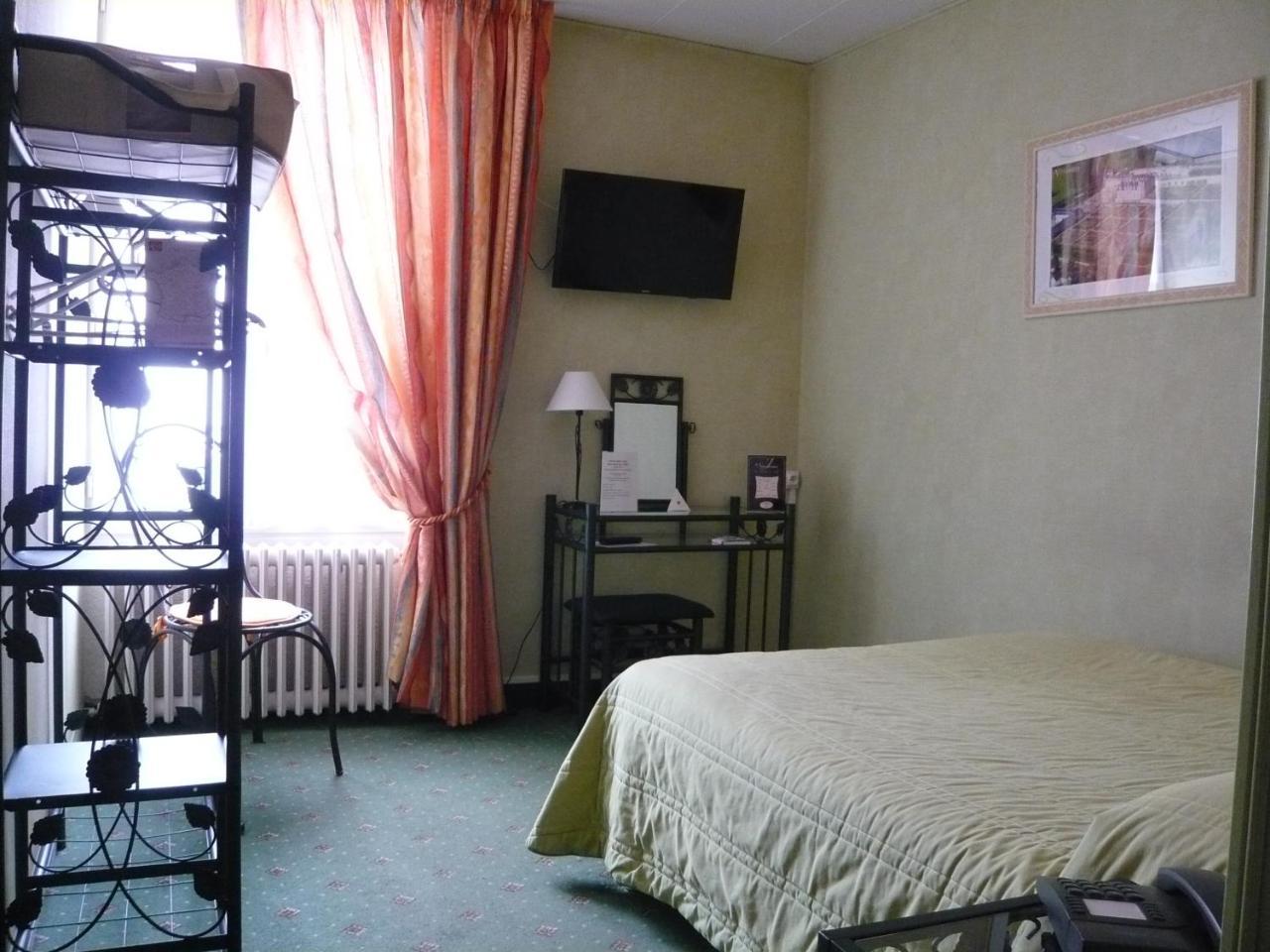 - Restaurant Saint Jacques Hotel 2*