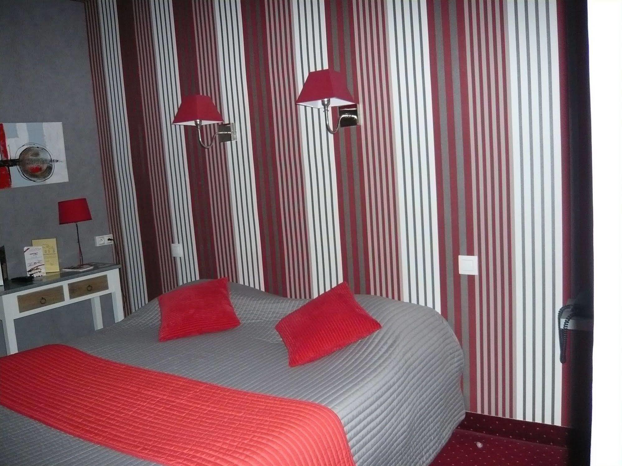 - Restaurant Saint Jacques Hotel 2*